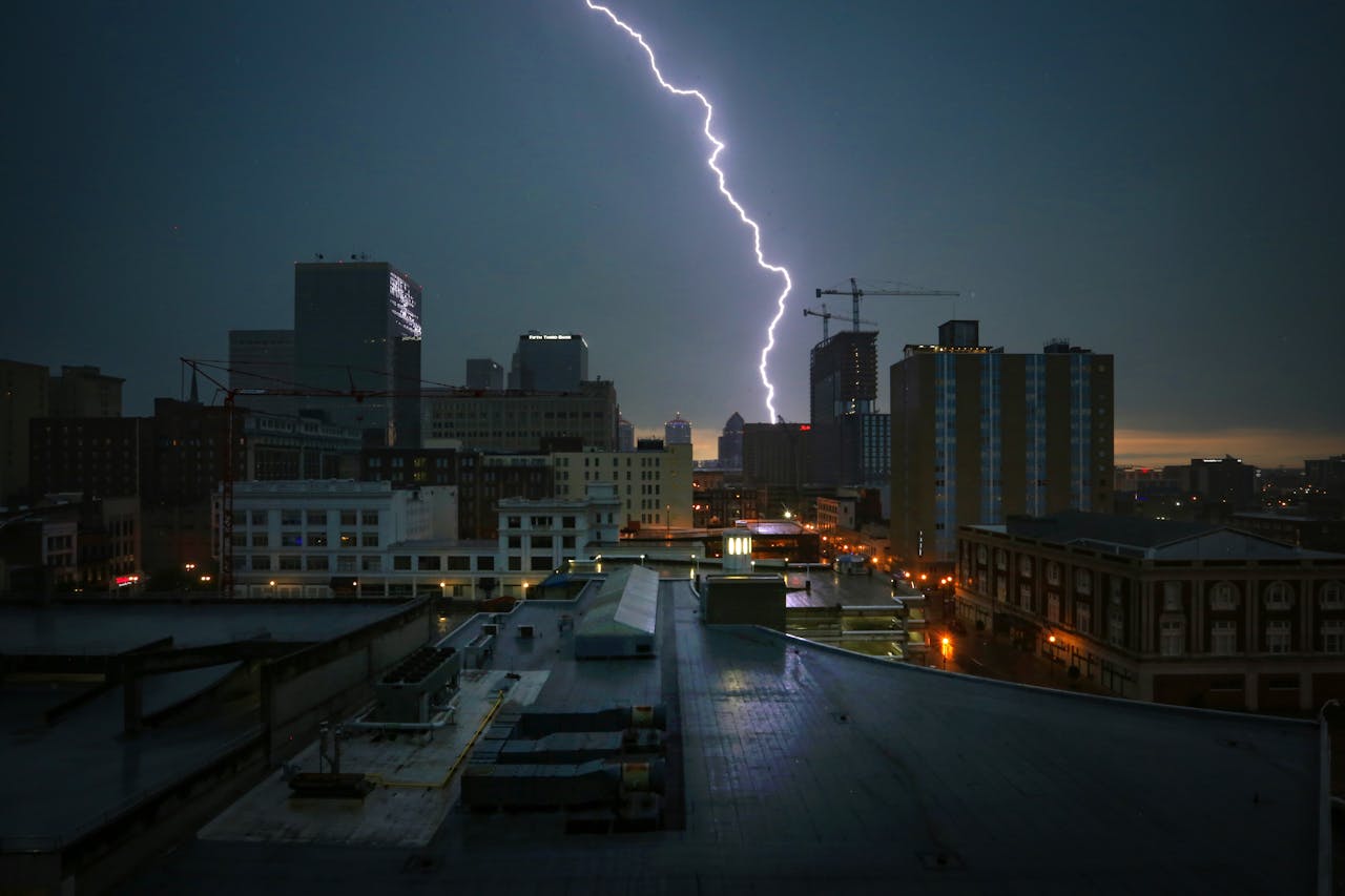 Severe Storms Leave Thousands Without Power Across The Region Severe Storms Leave Thousands Without Power Across The Region